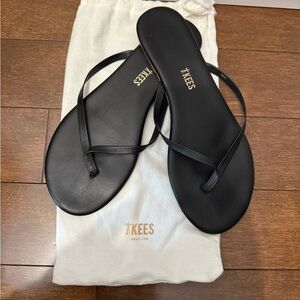 TKEES Black Minimalist Sandals